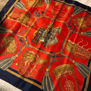 Pre-Owned-ROYAL KNIGHT CENTER STAGE & Tassels 100% Silk Scarf